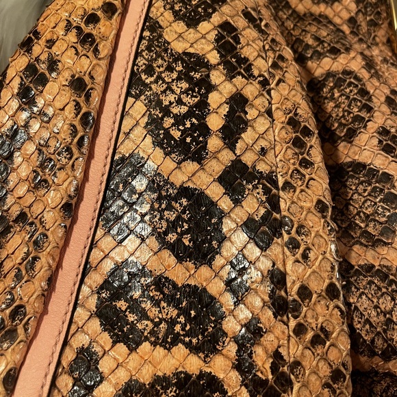 ๐ Gucci PYTHON ๐ EUC pink/tan/brown large bag with silver hardware. STUNNING. - Picture 3 of 16